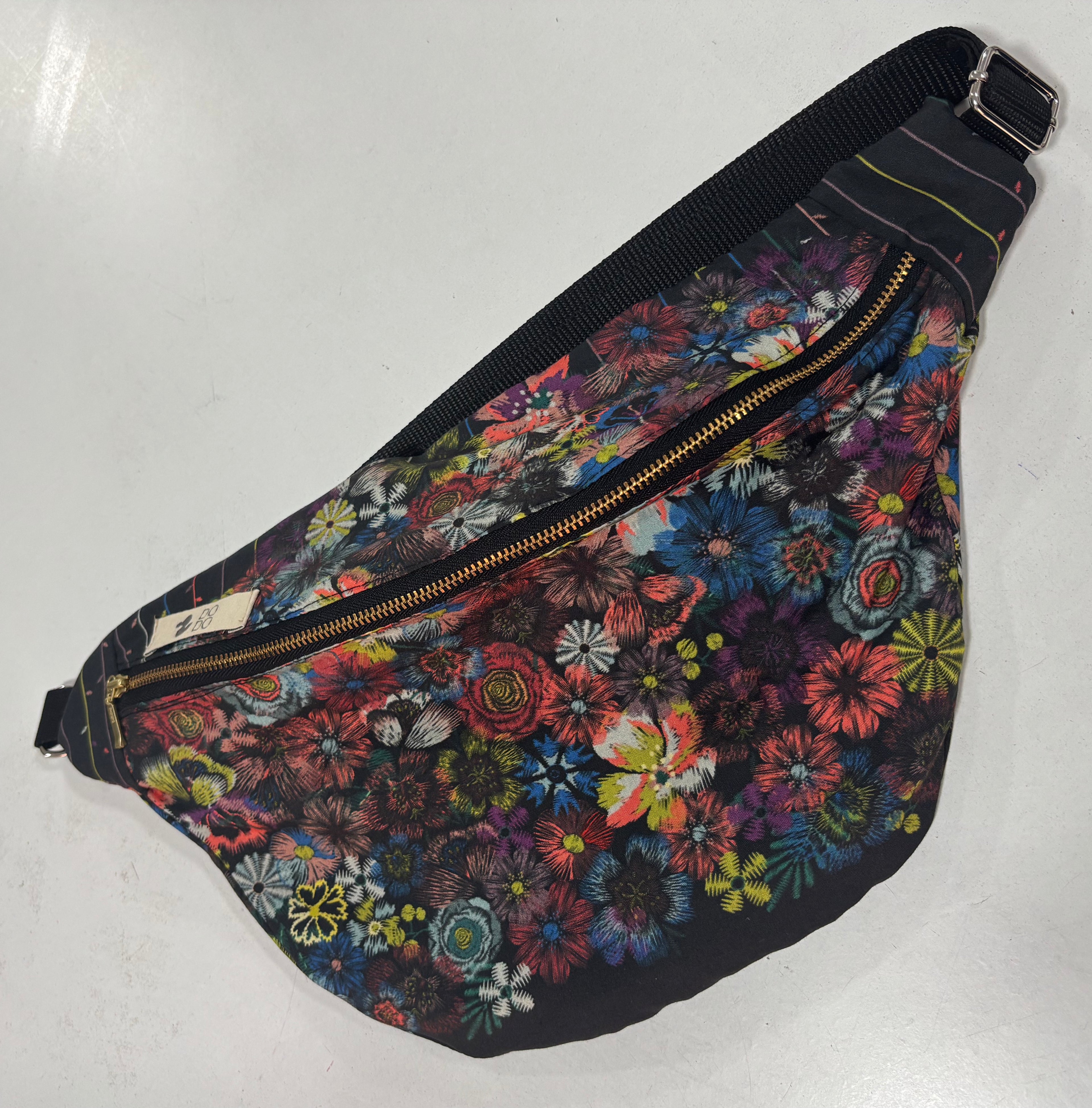 Riñonera Dodo: Explosión Floral
