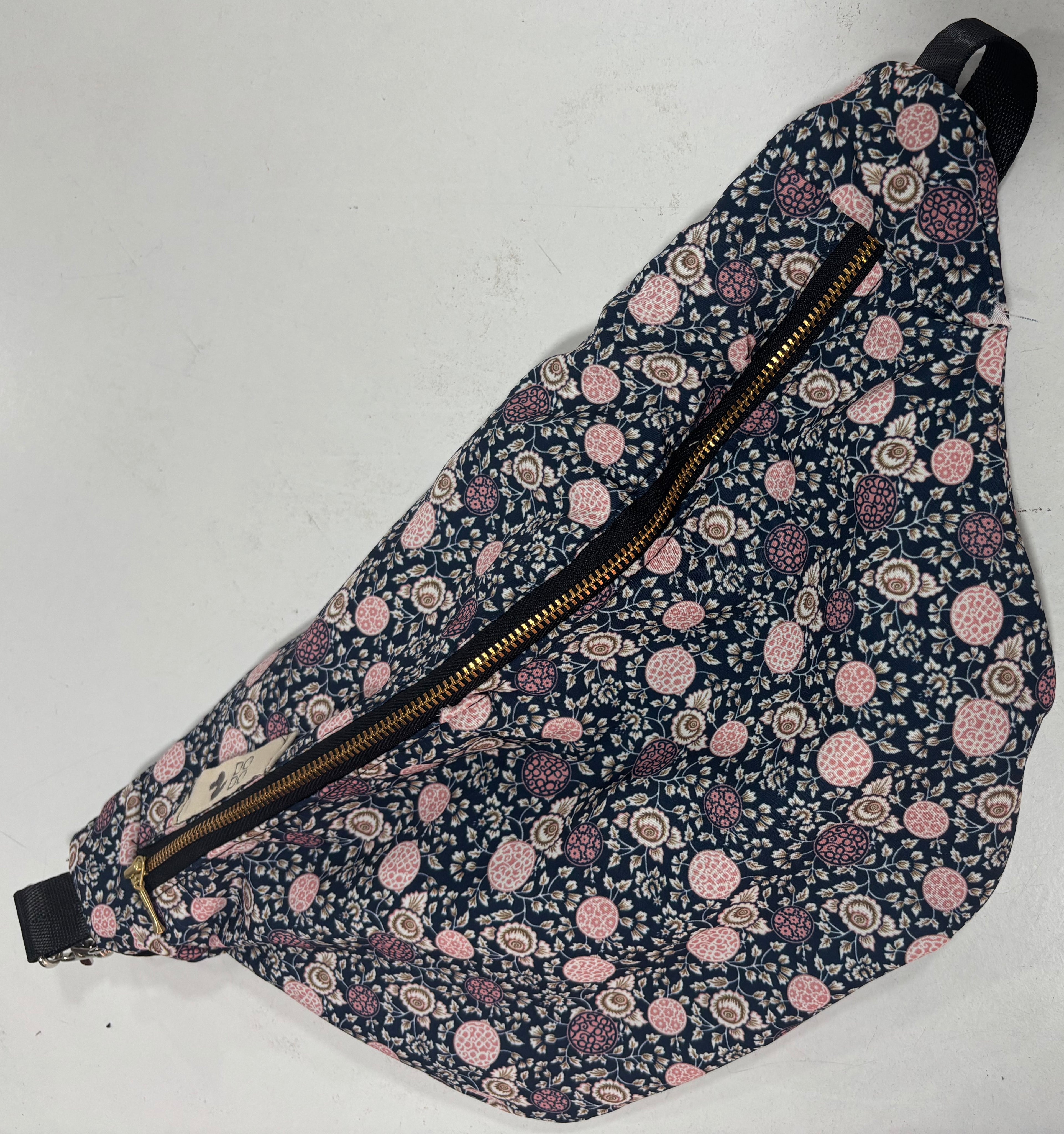 Riñonera Dodo: Estampado Floral Vintage